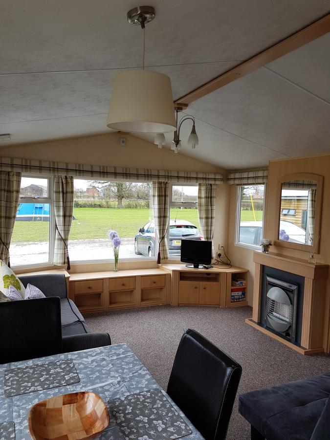 塔滕霍尔 Pitch & Canvas - Self Catering At Broad Oak Farm酒店 外观 照片
